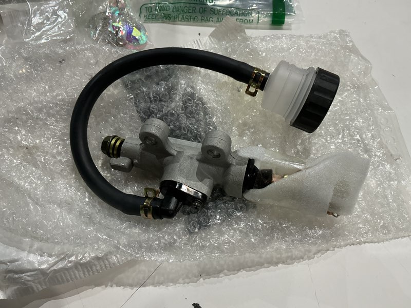 Condition photo showing Good Condition for rear brake master cylinder direct replacement compatible with yamaha grizzly 300 400 450 660 kodiak 400 450 wolverine 350 450 big bear 350 4x4 yfm oem # 5km-2583v-00-00