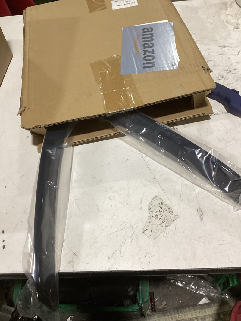 Condition photo showing Good Condition for llkuang front grille decoration frame cover compatible with alfa romeo giulia 2017-2020 car exterior