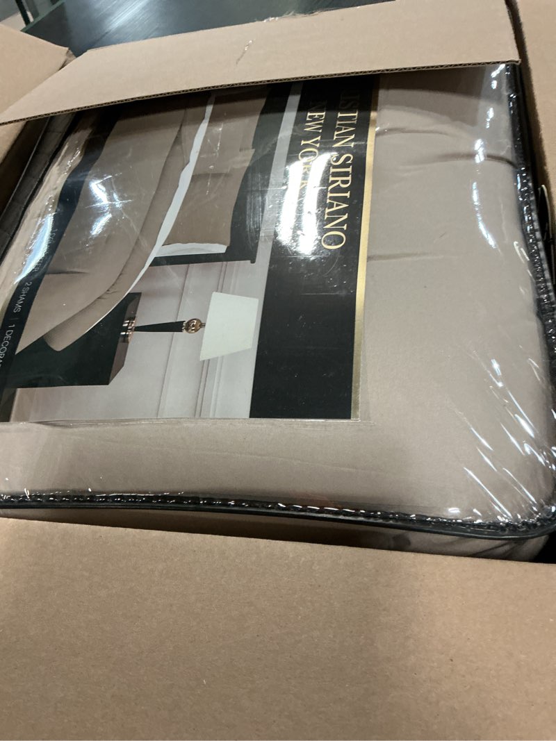 Condition photo showing Good Condition for mussel bedding comforter set queen size 3 pieces-luxury shiny gold striped lightweight bedroom comforter queen size,soft velvet bed set with 2 shams gold queen