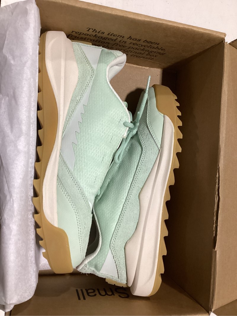 Condition photo showing New/Like New for sorel ona™ 718 low 7.5 sea sprite, sea salt