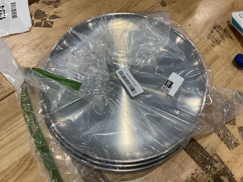 Condition photo showing New/Like New for stainless steel plates, 8 pack 11.8 inch 304(18/8) metal food serving plate set, reusable snack eating dishes round shatterproof plate silver bbq dinner lunch dinnerware oven dishwasher safe 11.8" 8