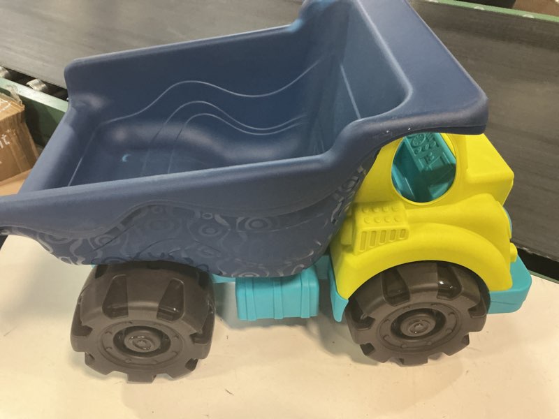 Condition photo showing Good Condition for b. toys – colossal cruiser 20-inch sand truck water & sand playset – beach dump truck for kids durable – outdoor toy vehicle with realistic design perfect for beach fun and creative play 18+ months 20" dump truck