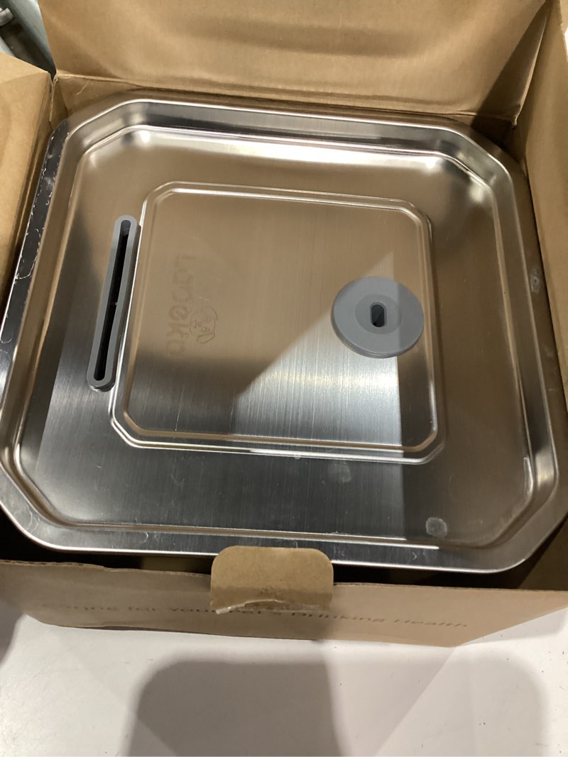 Condition photo showing Good Condition for LABEKA Stainless Steel Cat Water Fountain 135oz/4L:Battery Operated Wireless Cat Fountains for Drinking Indoor, Automatic Pet Water Dispenser with Ultra Quiet Pump,Multi-Filtration(2Filters) Cat Fountain with 2Filters