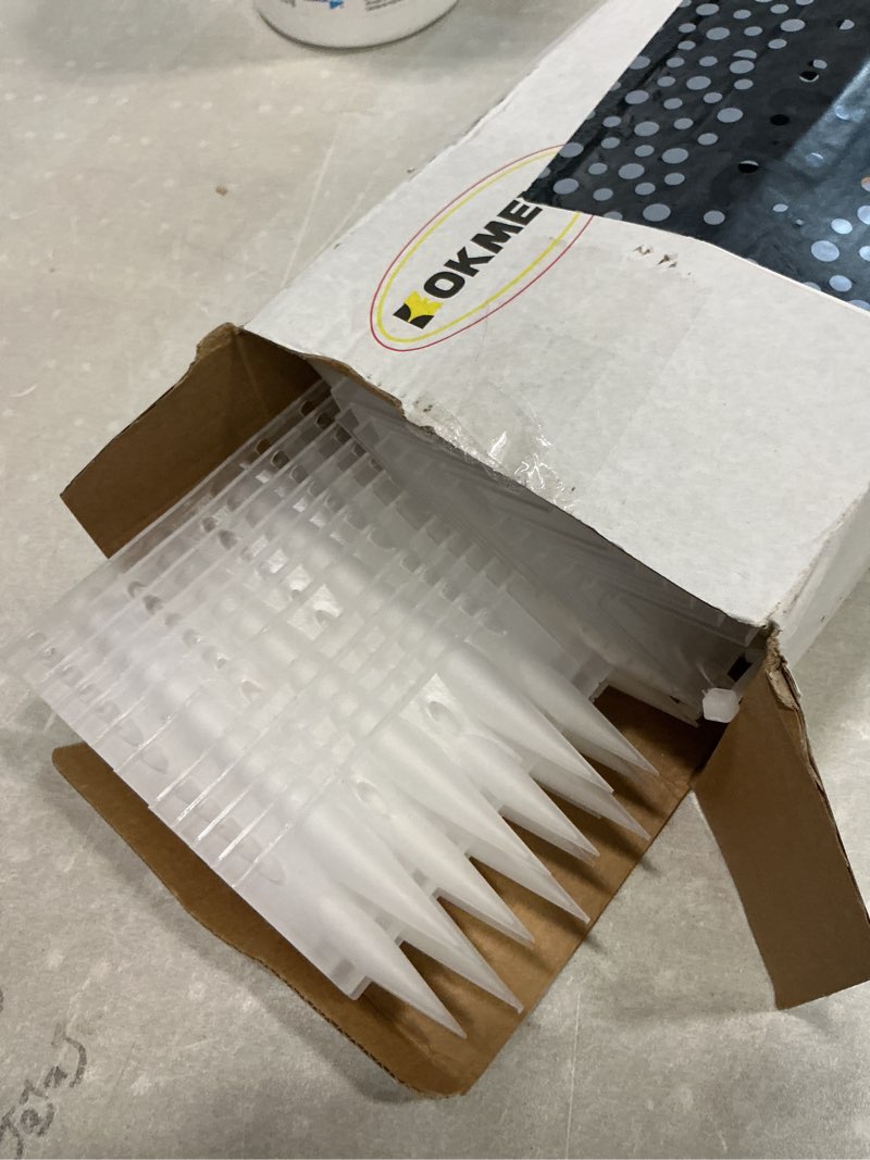 Condition photo showing Good Condition for bird spikes, clear, 22 pack, new roof overhang spikes, pigeon spikes for fence, outdoor, garden, keep raccoon seagull away, cat fence anti climb, 23.6feet 23.6 feet clear