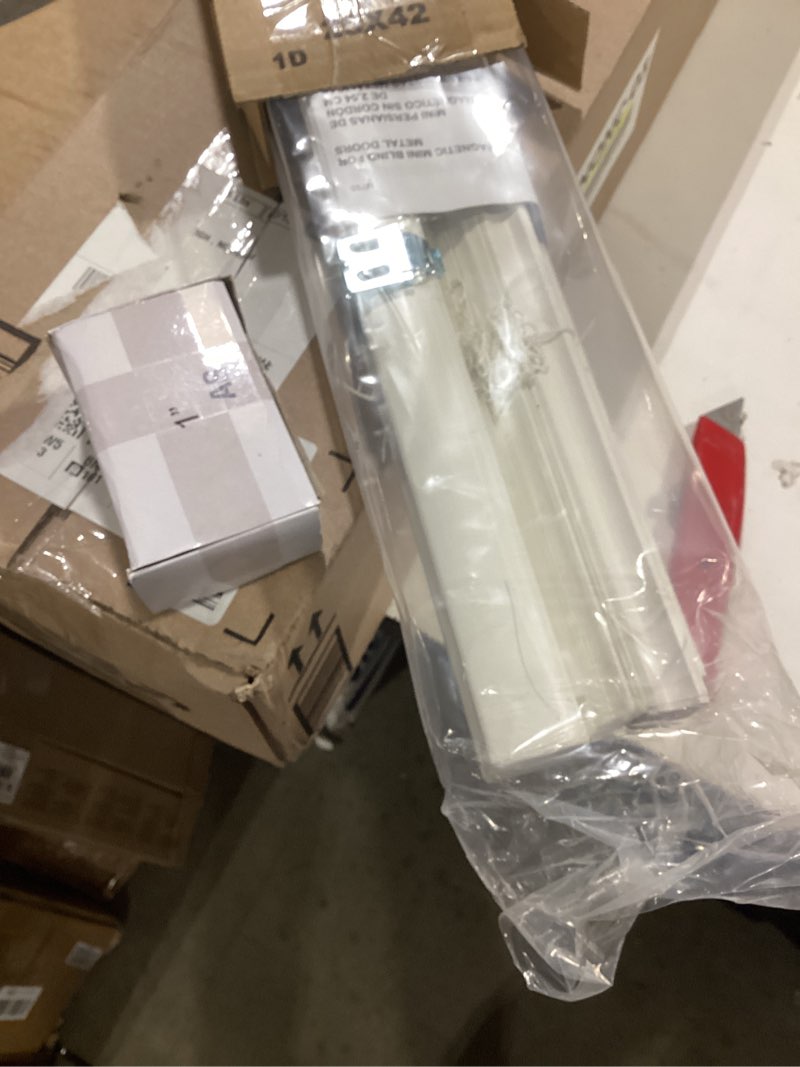 Condition photo showing Good Condition for dez furnishings cordless no tools 1" magnet mini blinds for metal doors, room darkening, 25" w x 42" h, white 25"w x 42"h