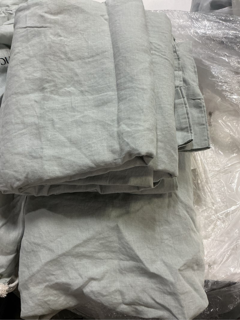 Condition photo showing Good Condition for quince linen sheet set king mint