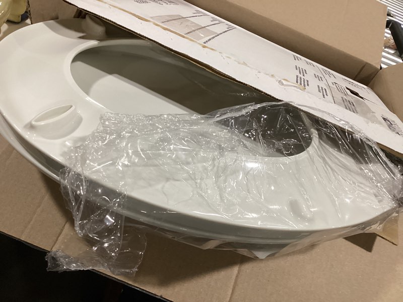 Condition photo showing Good Condition for KOHLER 4639-RL-0 Cachet ReadyLatch Round Toilet Seat Soft Close, White White Round Ready Latch