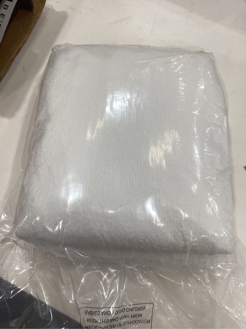 Condition photo showing Good Condition for Bedecor Queen Waterproof Mattress Protector,Pee and Liquid Proof Cover for Pets, Elderly, and Incontinence, Fitted Deep Pocket for 9-18 Inch Deep Cotton Queen