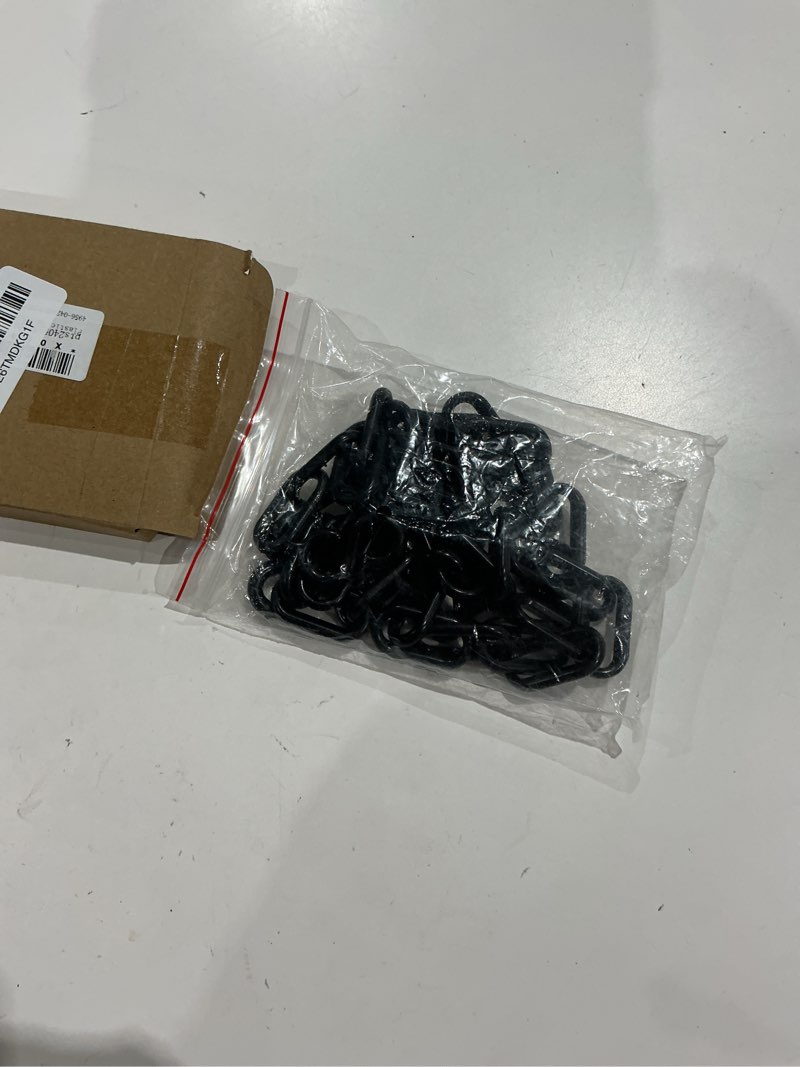 Condition photo showing Good Condition for patikil plastic chain links, 3 foot 1/4inch(6mm) black plastic chains for barriers, crowd control, queue lines, parking, fences, gate, concerts, and decoration 3ft (1m) black