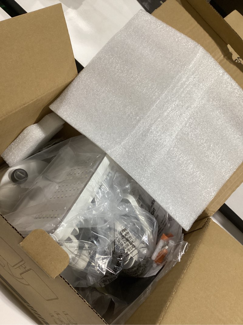 Condition photo showing Good Condition for Onforu Dusk to Dawn Outdoor Lighting,100W 9000LM Bright LED Flood Lights,IP65 Waterproof 3 Adjustable Heads Security Lights Fixture,6500K White OutdoorLighting for Garage,Patio,Yard