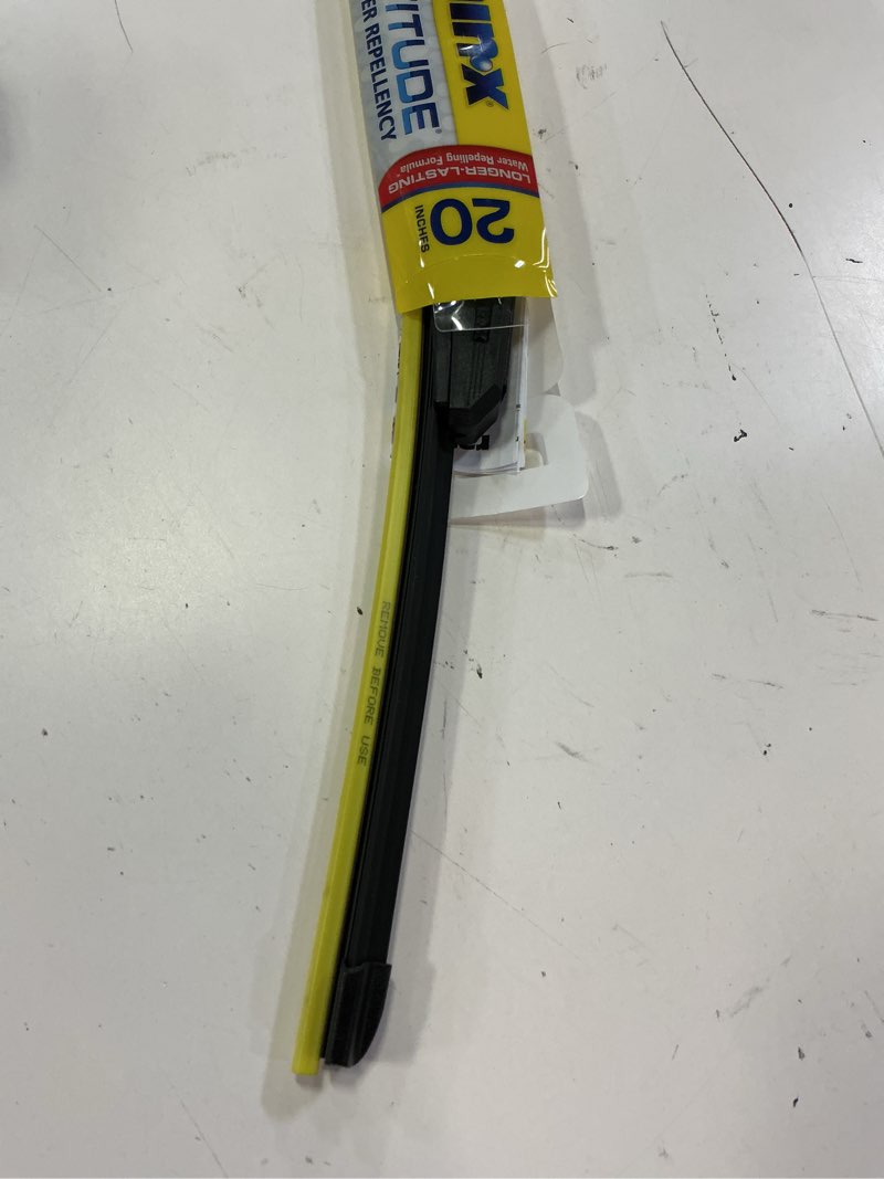 Condition photo showing Good Condition for rain-x 5079277-2 latitude 2-in-1 water repellent wiper blades, 20 inch windshield wipers (pack of 1), automotive replacement windshield wiper blades with patented repellency formula
