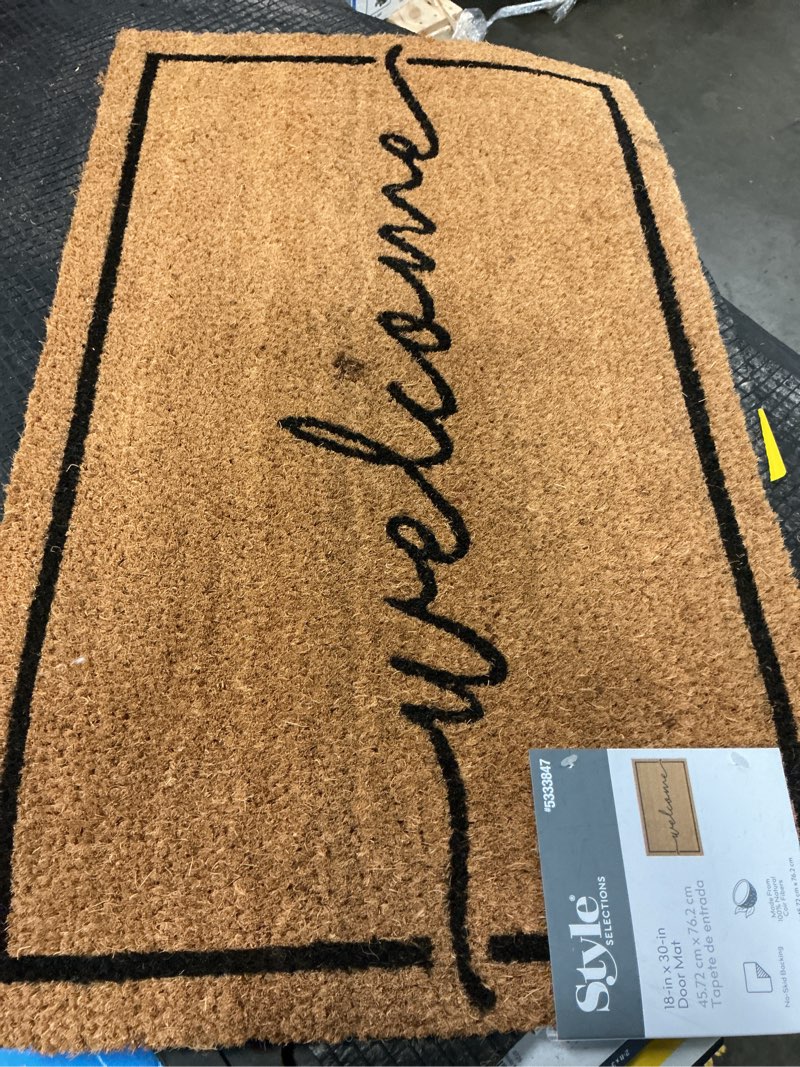 Condition photo showing Good Condition for style selections 1-1/2-ft x 2-1/2-ft natural coir/vinyl rectangular indoor or outdoor decorative door mat
