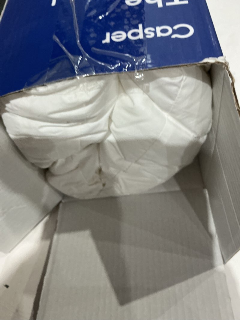Condition photo showing Good Condition for casper - essential pillow - white