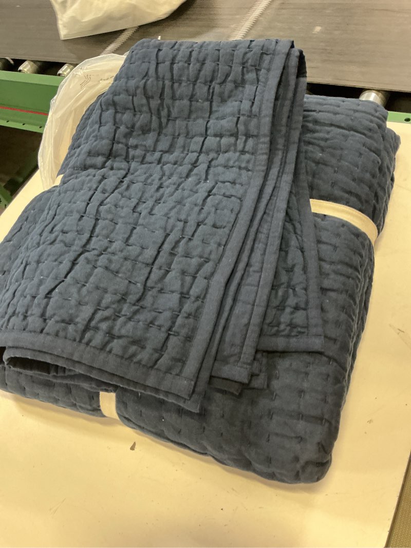 Condition photo showing Good Condition for european linen cotton stitch quilt set, king/cal king, navy