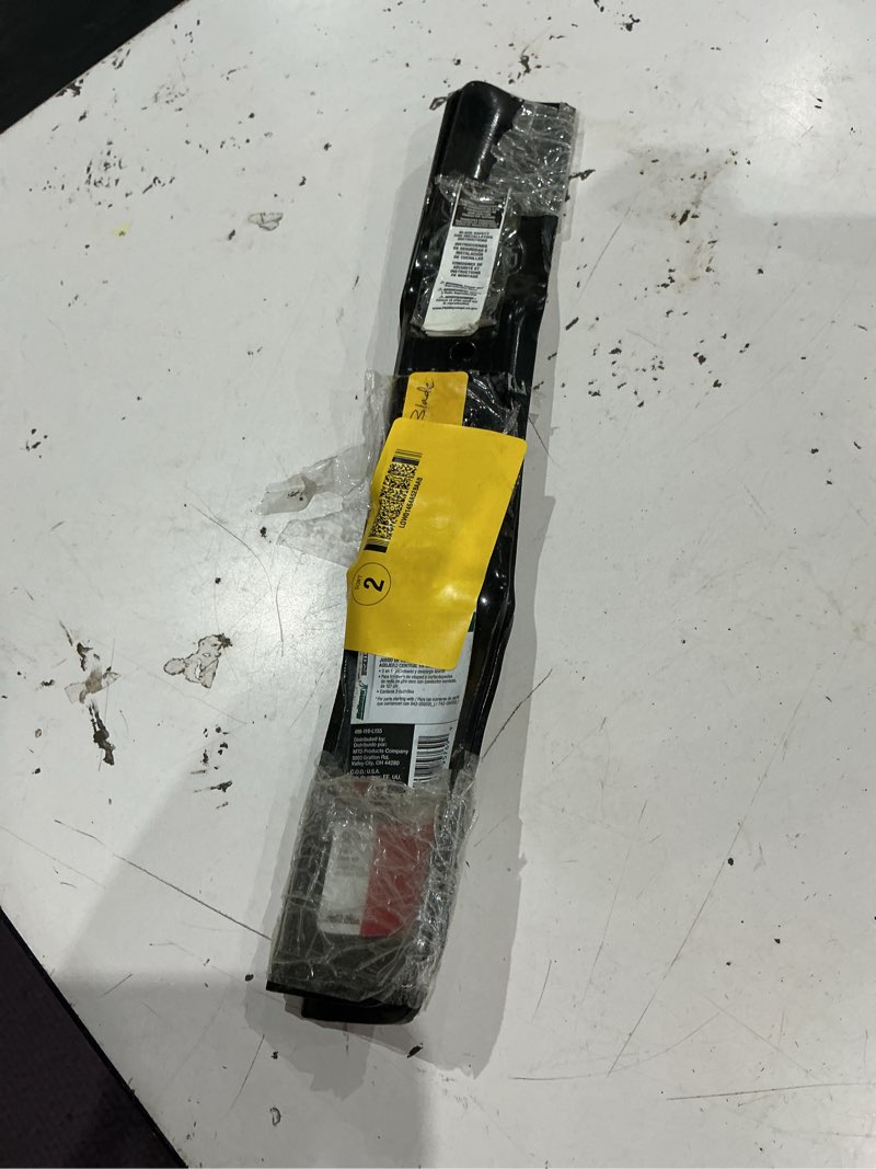 Condition photo showing As Is for incomplete. missing 1 blade. mtd genuine parts 50-in deck bagging mower blade for riding mower/tractors (3-pack)
