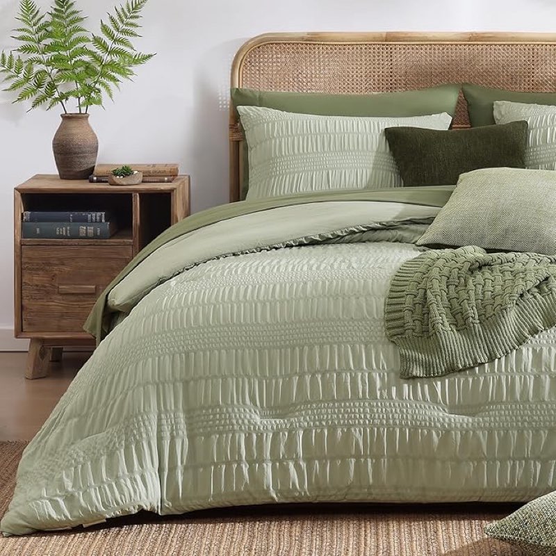 casaagusto king size comforter set, 7 pieces sage green seersucker bed in a bag king soft all seasons, king bedding sets with comforter, flat sheet, fitted sheet, 2 pillow shams, 2 pillowcases