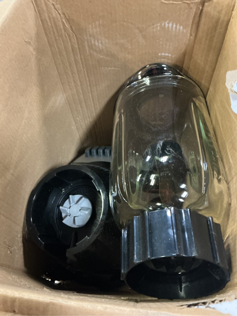 Condition photo showing As Is for black+decker countertop blender with 6-cup glass jar, 10-speed settings, black, bl2010bg