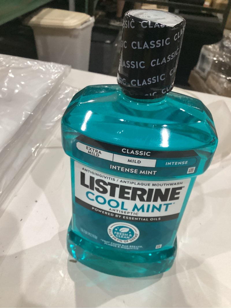 Condition photo showing New/Like New for listerine cool mint antiseptic / liquid