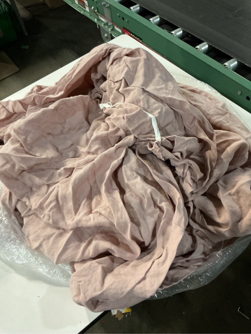 Condition photo showing Good Condition for european linen deluxe bedding bundle, queen, dusty mauve