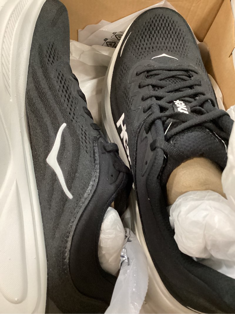 Condition photo showing New/Like New for hoka men's bondi 9 10 black/white