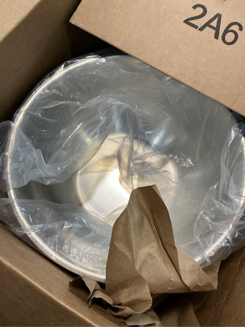Condition photo showing Good Condition for winco 13 quart heavy-duty stainless steel mixing bowl, deep 13 quart deep/heavy duty