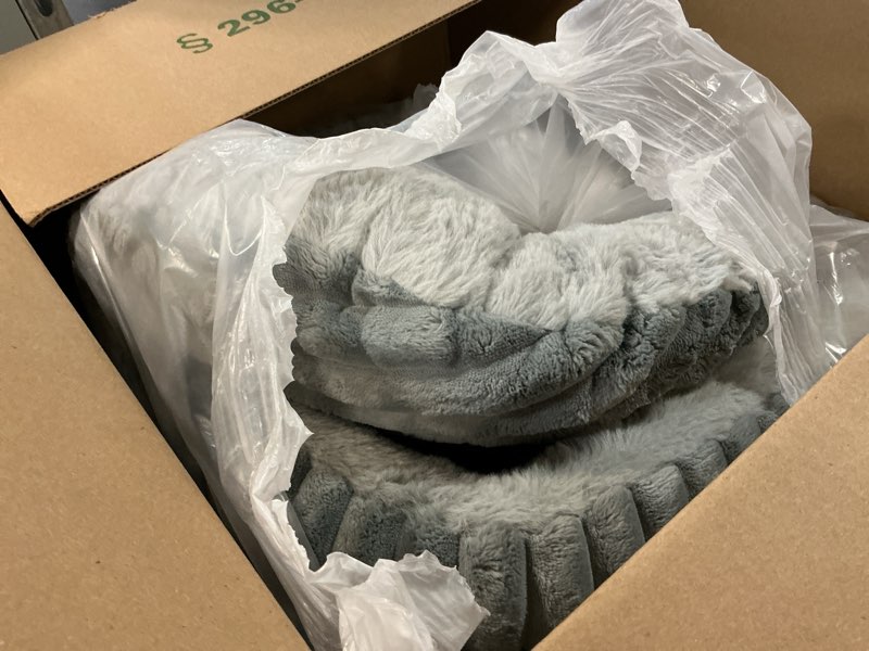 Condition photo showing As Is for BALANCE Cat Bed Kitten Bed, Washable Round Cat Beds for Indoor Cats,Super Soft Plush Faux Fur Pet Bed for Puppy and Kitten with Anti-Slip Bottom 24.0"L x 24.0"W x 9"Th Grey