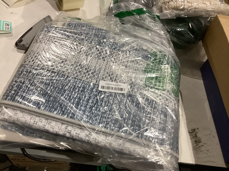 Condition photo showing New/Like New for Beeiva Border Blue Rugs for Entryway, Kitchen Rugs Non Slip Washable 2x3 Throw Mat with Rubber Backing, Modern Printed Small Accent Carpet for Bedroom Indoor Bathroom 2' x 3' (Rectangular) Blue