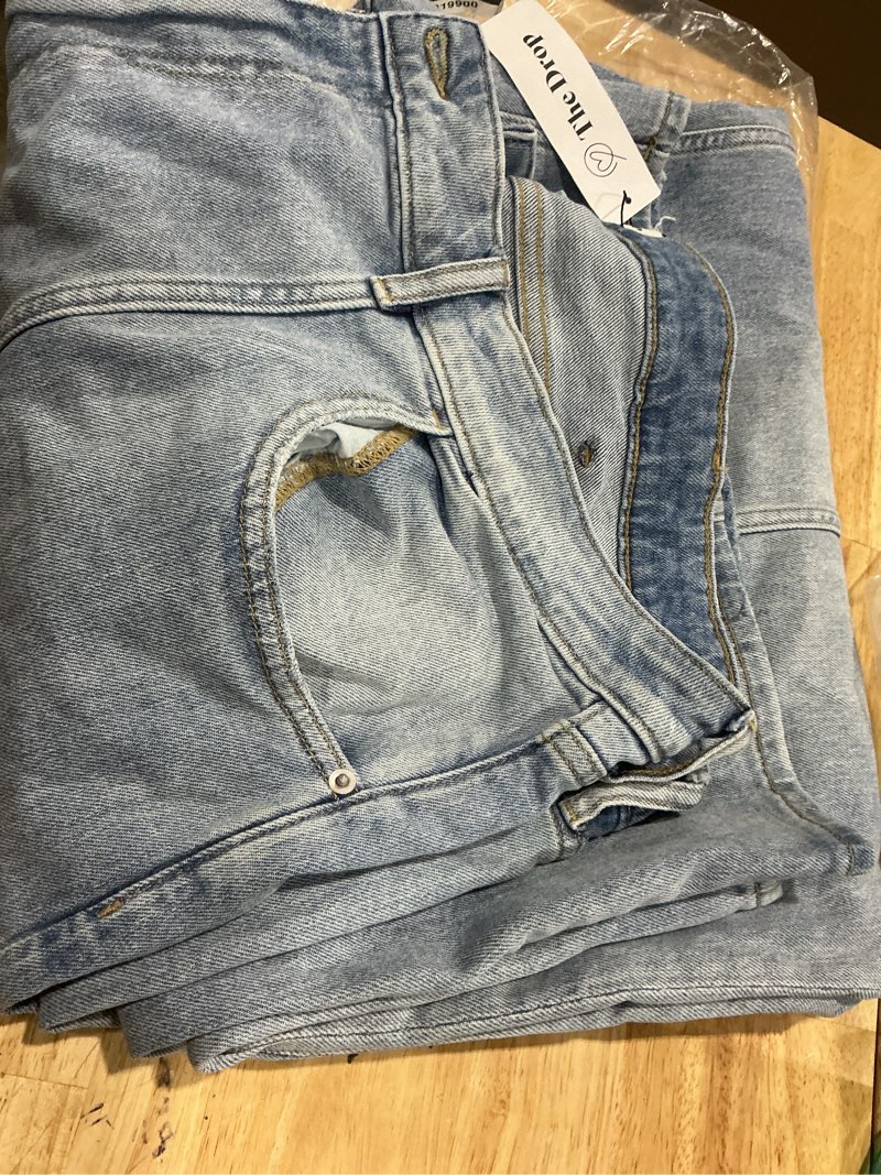 Condition photo showing New/Like New for the drop women's frida relaxed-fit jeans 37  light indigo