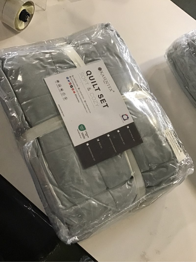 https://lotting-media.assets.bidfta.com/lotting_32dadab8-8670-48f2-8244-43ac2b2e9058