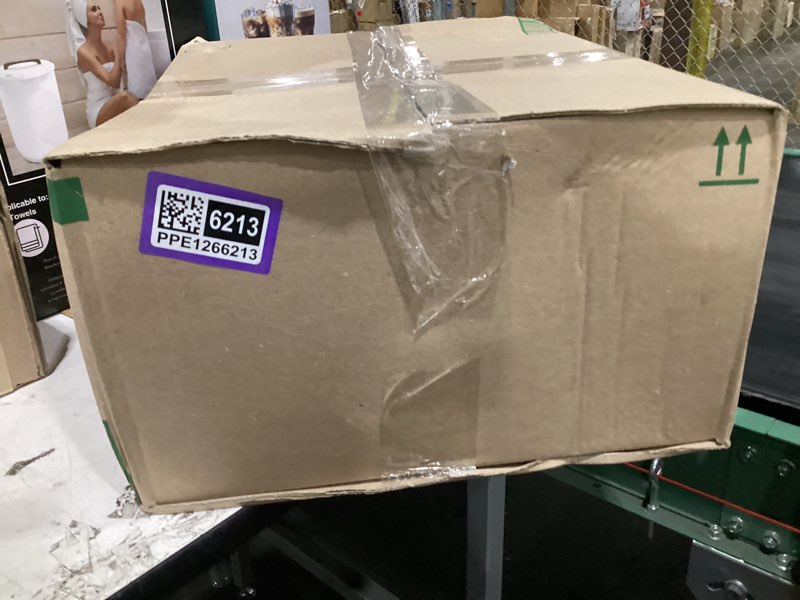 Condition photo showing Good Condition for lazenne rolling cooler 
