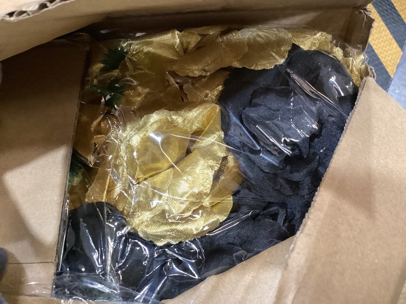 Condition photo showing Good Condition for lelee 108pcs black gold roses head flowers with long stem - bridal artificial flowers rose bulk - silk gold black rose fake flower for wedding bouquet balls arrangement table centerpieces party decor black-gold