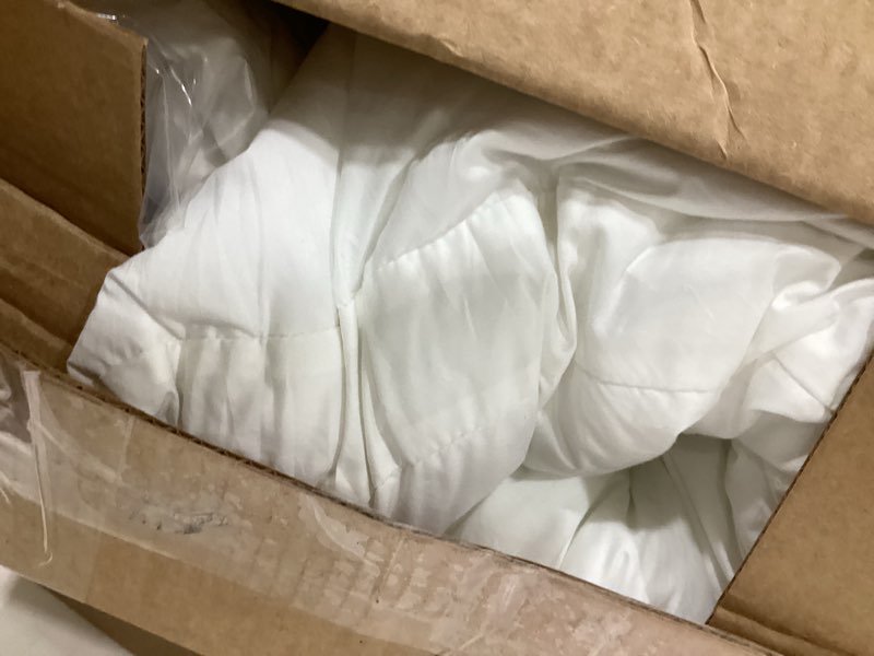 Condition photo showing New/Like New for casper original pillow for sleeping, king, white, two pack king two pack