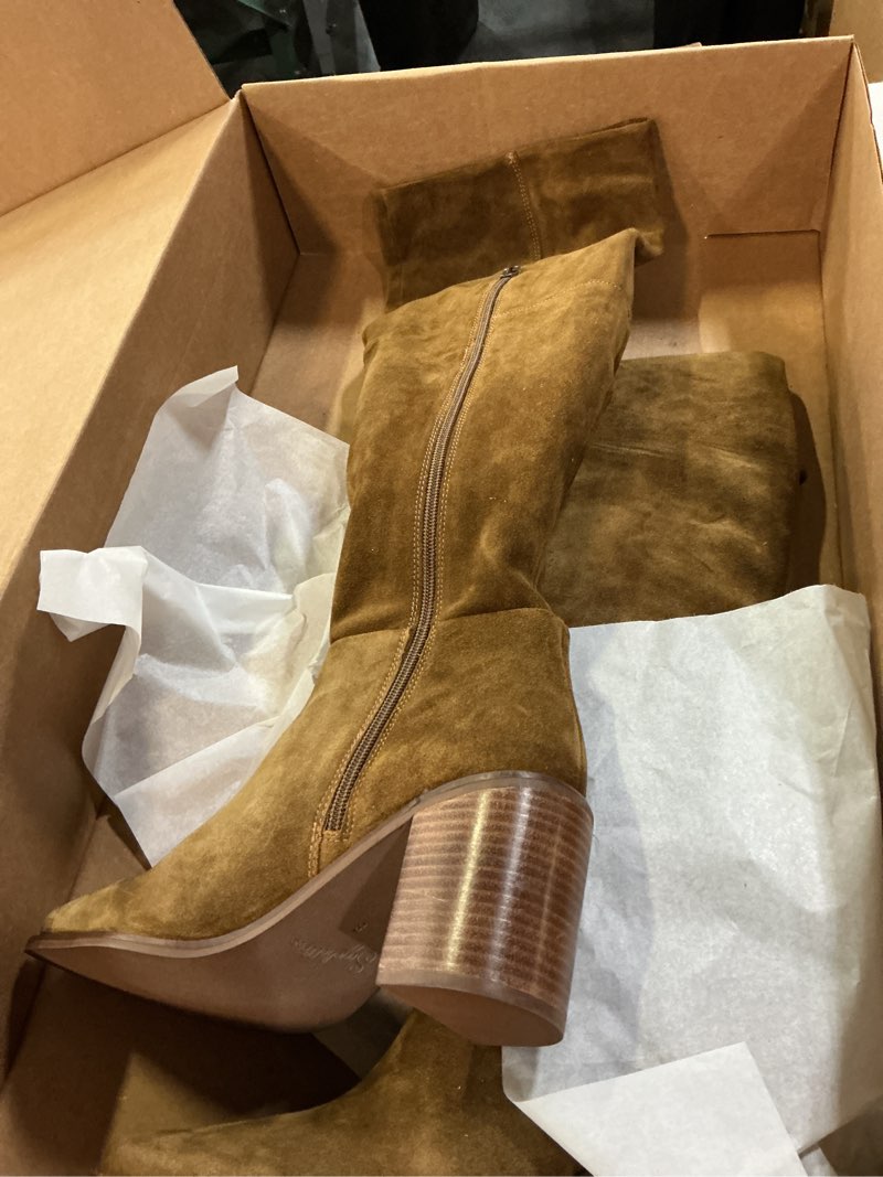 Condition photo showing Good Condition for seychelles gifted 8 cognac suede