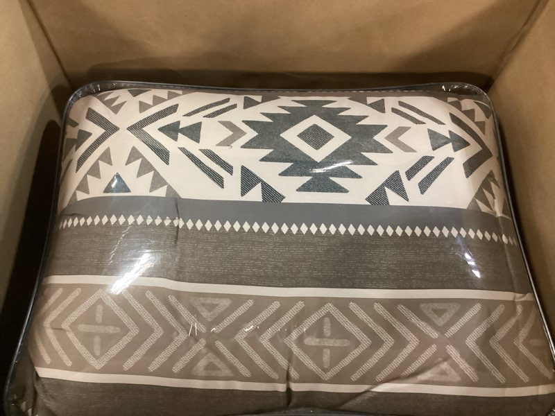 Condition photo showing New/Like New for Madison Park Queen Comforter Set, Stripes Herringbone Southwestern Boho Comforters Queen Size, All Season Lightweight & Fluffy Microfiber Bed Set, 2 Décor Pillows, Mariposa, Full/Queen Brown 5 Piece