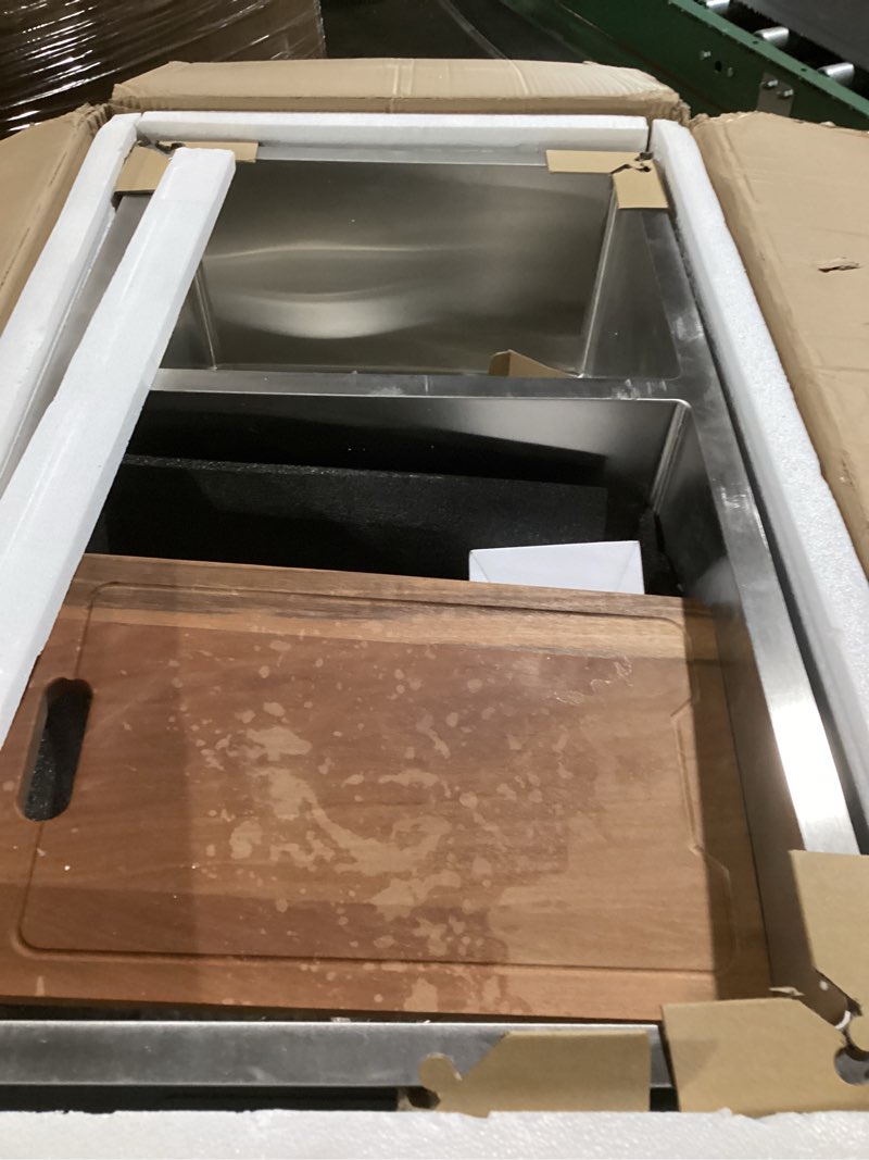 Condition photo showing Good Condition for Ruvati 32-inch Workstation Ledge Undermount 16 Gauge Stainless Steel Kitchen Sink Single Bowl - RVH8300 32 x 19 inch