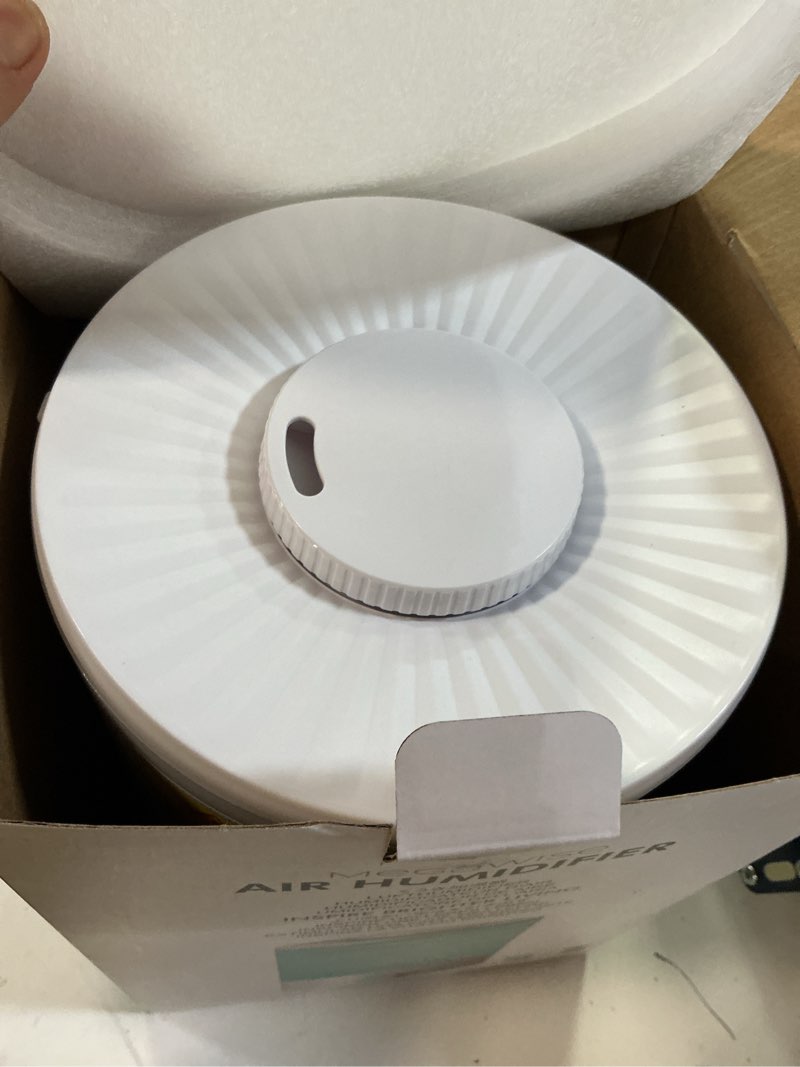 Condition photo showing Good Condition for megawise topfill 7-colour night light humidifier for kid bedroom with 3.5l large capacity, no leakage design fine mist output auto shutoff, essential oil safe tank 3.5 liters