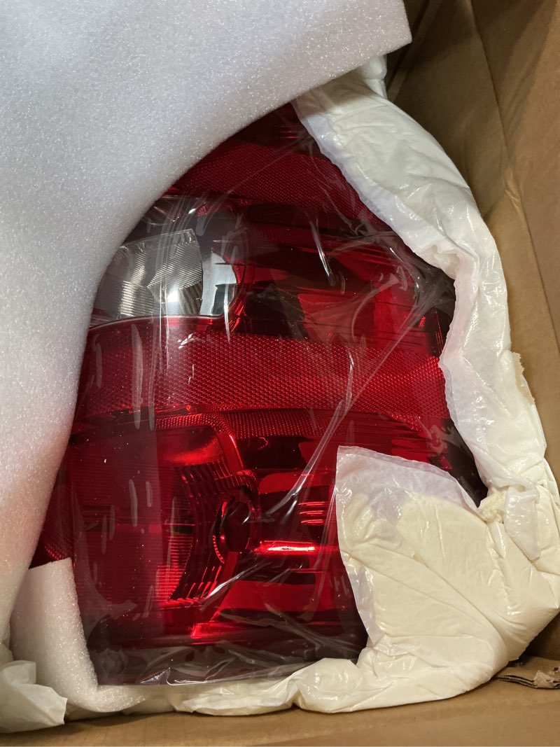Condition photo showing Good Condition for tail light assembly compatible with chevy silverado 07-13 1500 | 07-14 2500 hd 3500 hd, oe-style replaces 25958483 gm2801207, w/bulbs and harness, right passenger side, red border right passenger side-red border