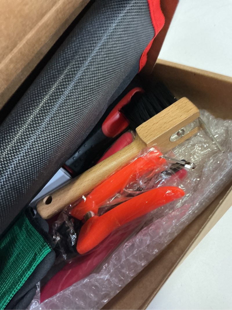 Condition photo showing New/Like New for swpeet 8pcs professional farrier tools value kit with roll pack, horses hoof trimmers shears tools, hoof cutter, farrier rasp file and rubber handle, hoof nipper, horseshoe brush, hoof knife