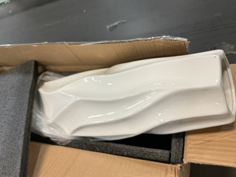 Condition photo showing Good Condition for Floor Vase, GDSZJLJ 24 Inches Tall Ceramic White Large Decorative Vases for Modern Home Decor, Living Room, Minimalist Style Flower Vase for Pampas Grass, Flowers, Twigs, Office, Bedroom Décor Shape 1 24 Inch