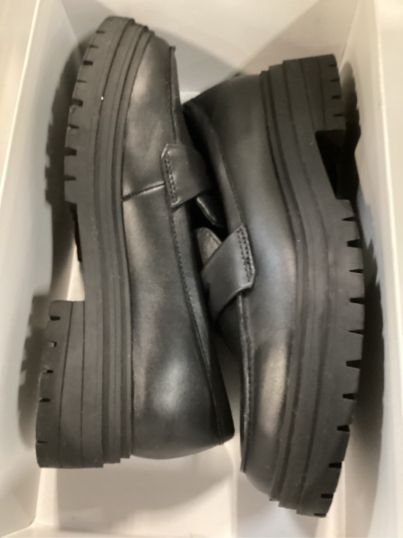 Condition photo showing Good Condition for quince italian leather lug sole loafer, 7.5, black
