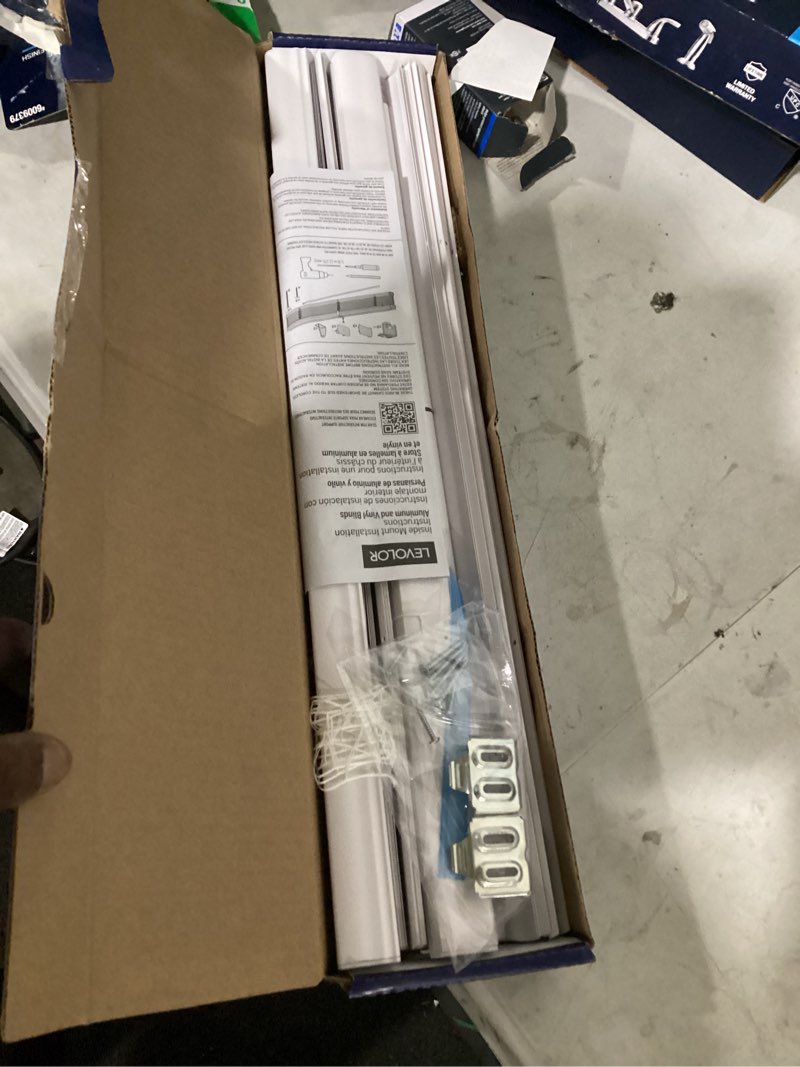 Condition photo showing Good Condition for levolor trim+go 1-in slat width 23-in x 64-in cordless white vinyl room darkening mini-blinds