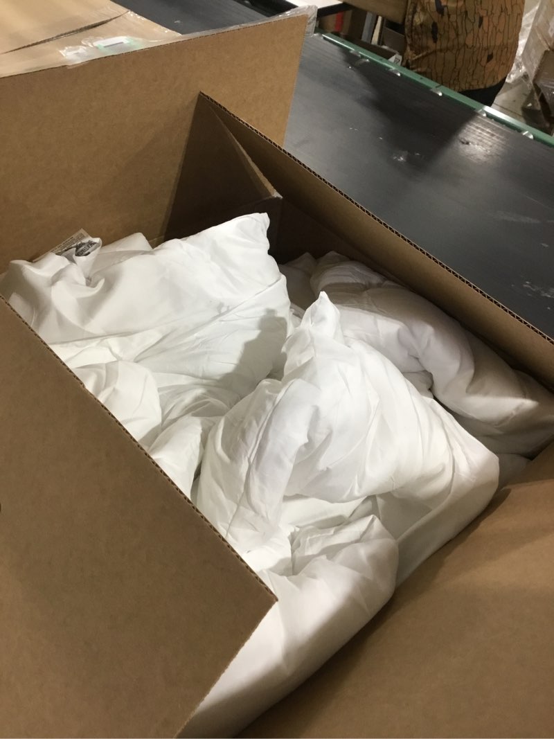 Condition photo showing As Is for Bedsure Comforter Duvet Insert - Quilted Comforters King Size, All Season Duvet, GentleSoft Down Alternative Bedding Blanket, with 8 Tabs, Gifts for Women/Men, White, King 90 x 102 Inches White King