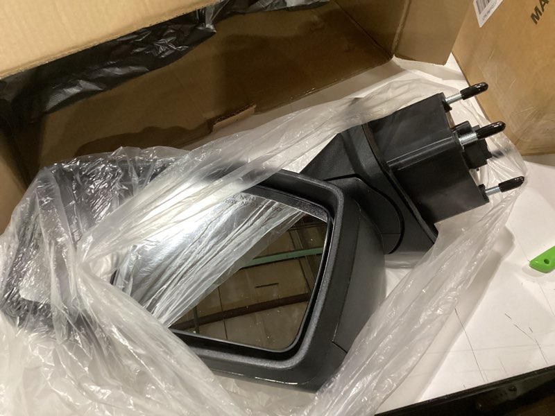 Condition photo showing New/Like New for passenger right side door mirror for 2019 2020 2021 2022 2023 chevrolet silverado 1500 /gmc sierra 1500 with power and heated glass with temperature sensor r-7 pins black
