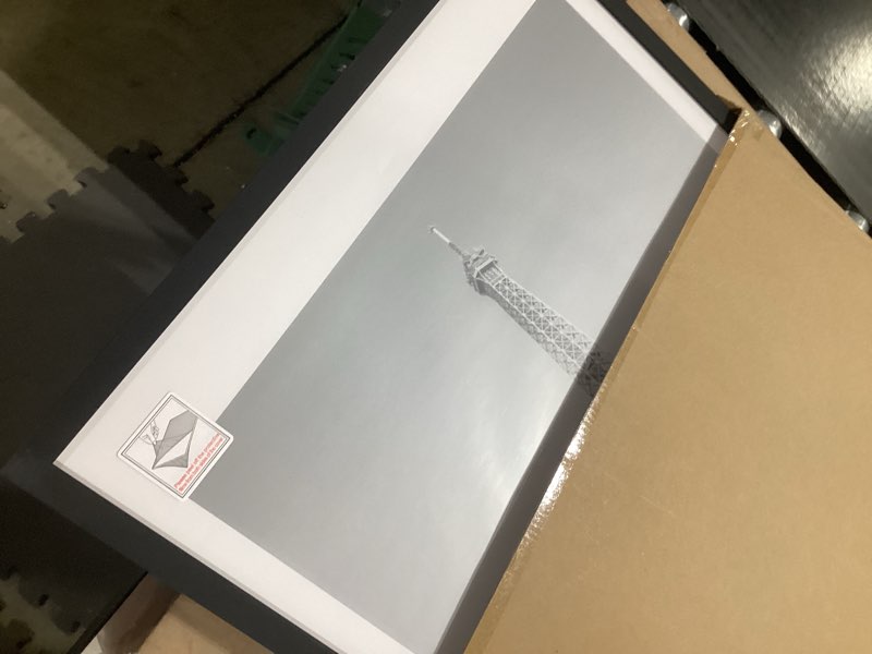 Condition photo showing Good Condition for upsimples 18x24 Picture Frame, Display Pictures 16x20 with Mat or 18 x 24 Without, Wall Hanging Poster Frames, Black, 1 Pack Black 18x24