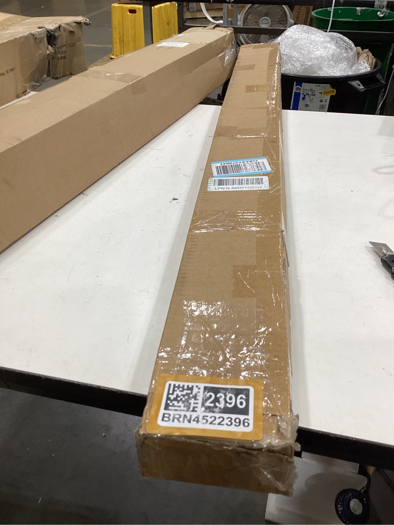 Condition photo showing Good Condition for white blinds