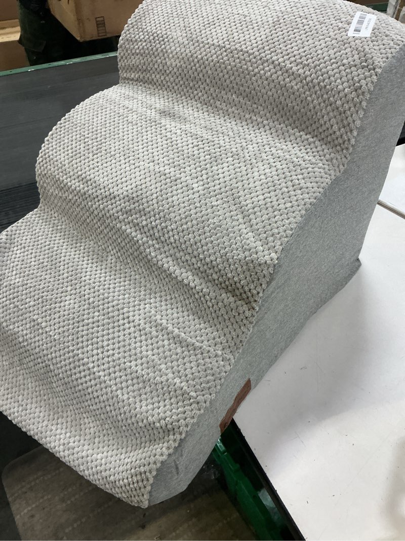 Condition photo showing Good Condition for Aodisman Dog Ramp and Stairs for Small Dogs & Cats,3-Step Pet Stairs for Couch Sofa and Chair,Indoor