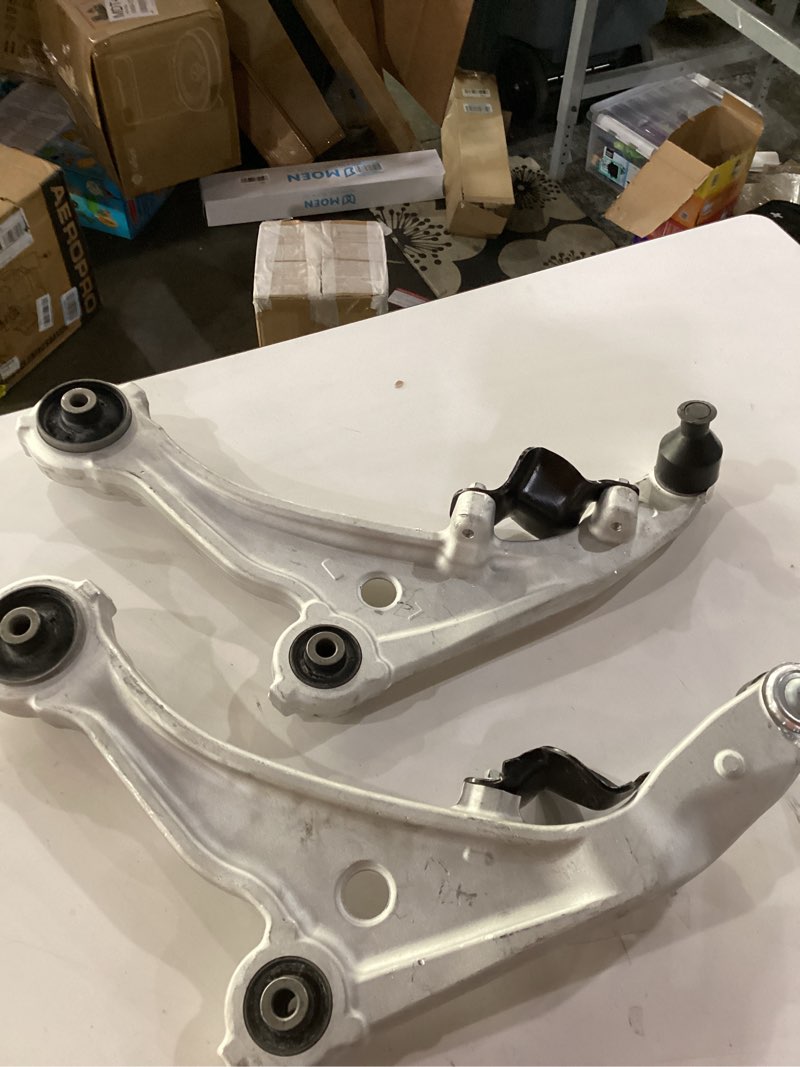 Condition photo showing Good Condition for maXpeedingrods K620195 K620196 Front Lower Control Arm for 2007-2012 Nissan Altima, 2013 Altima Coupe 2-Door Only 2Pcs