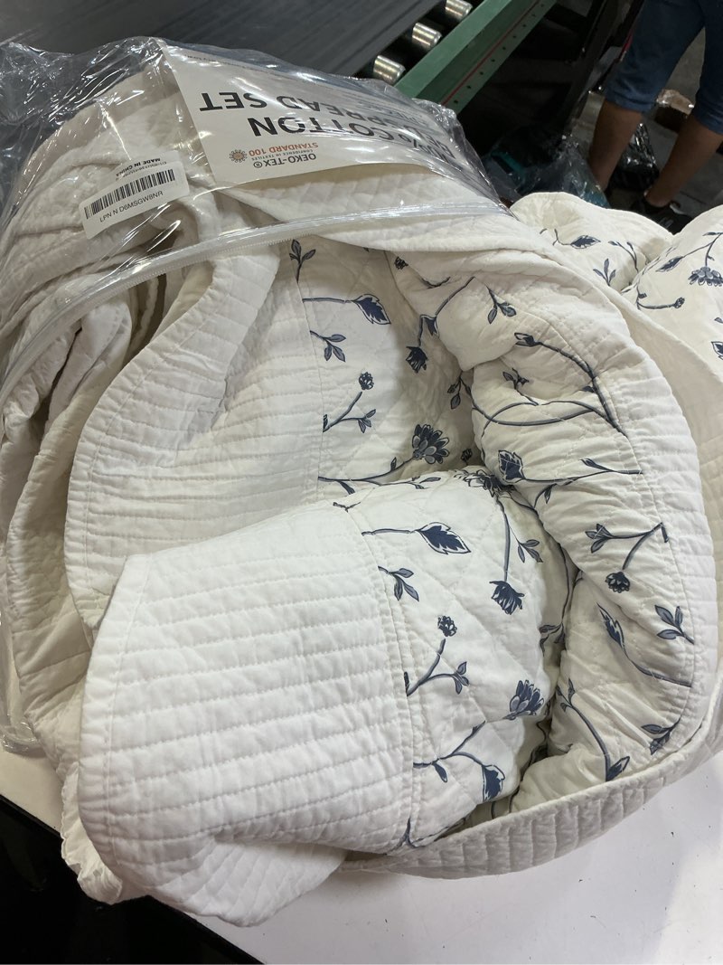 Condition photo showing As Is for floral bedspreads king size extra wide, 128x120 oversized quilt bedspread coverlet, 100% cotton blue and white bedding set with shams, lightweight soft quilted thin comforter, 3 piece white/dark blue oversized king plus(128"x120")