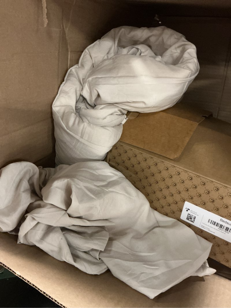 Condition photo showing As Is for Bedsure Queen Comforter Set, Beige Soft Prewashed Bedding for All Seasons, 3 Pieces GentleSoft™ Bed Set, 1 Lightweight Comforter (90"x90") and 2 Pillowcases (20"x26") Queen(90"x90") 01 - Beige