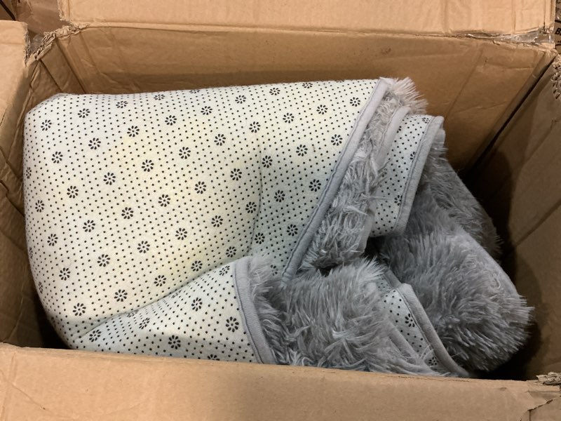 Condition photo showing Good Condition for Sour Lemon 8x10 Area Rugs for Bedroom, Living Room Fluffy Rugs, Large Area Rug Shag Shaggy Carpet Soft Plush Furry Bedside Rug, Machine Washable Area Rugs for Kids Girls Boys Home Decor Anti Slip Light Grey 8' x 10' (Rectangular)